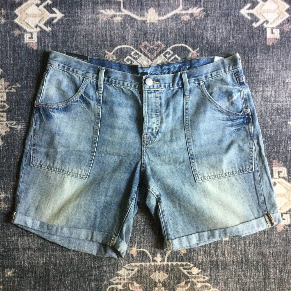 GAP NWT Sexy Boyfriend Shorts Size 16